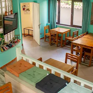 Hostel The Golden Rooster, Tirana